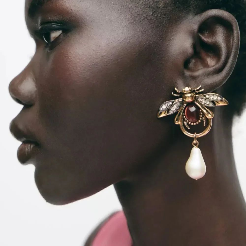 Bee Earrings N1400